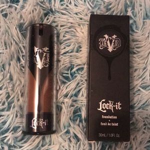 Kay Von D Lock-it foundation